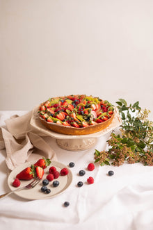 Crostata con crema e frutta fresca
