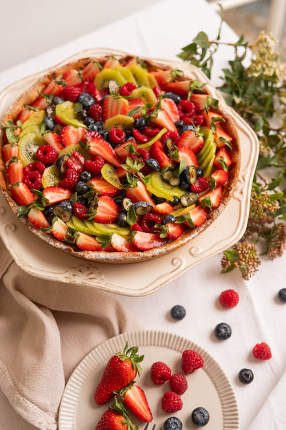 Crostata con crema e frutta fresca