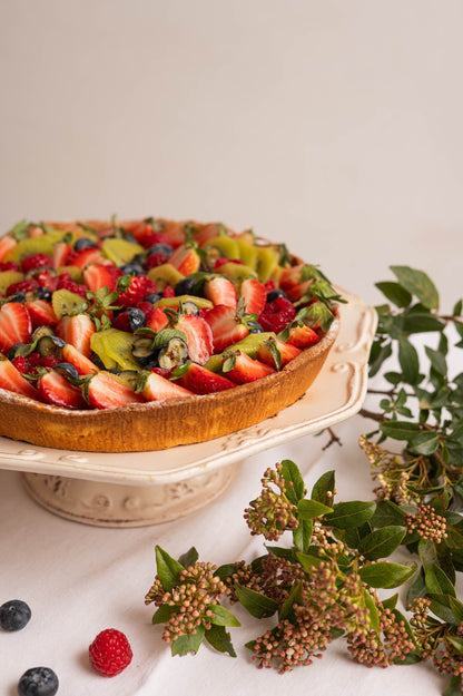 Crostata con crema e frutta fresca